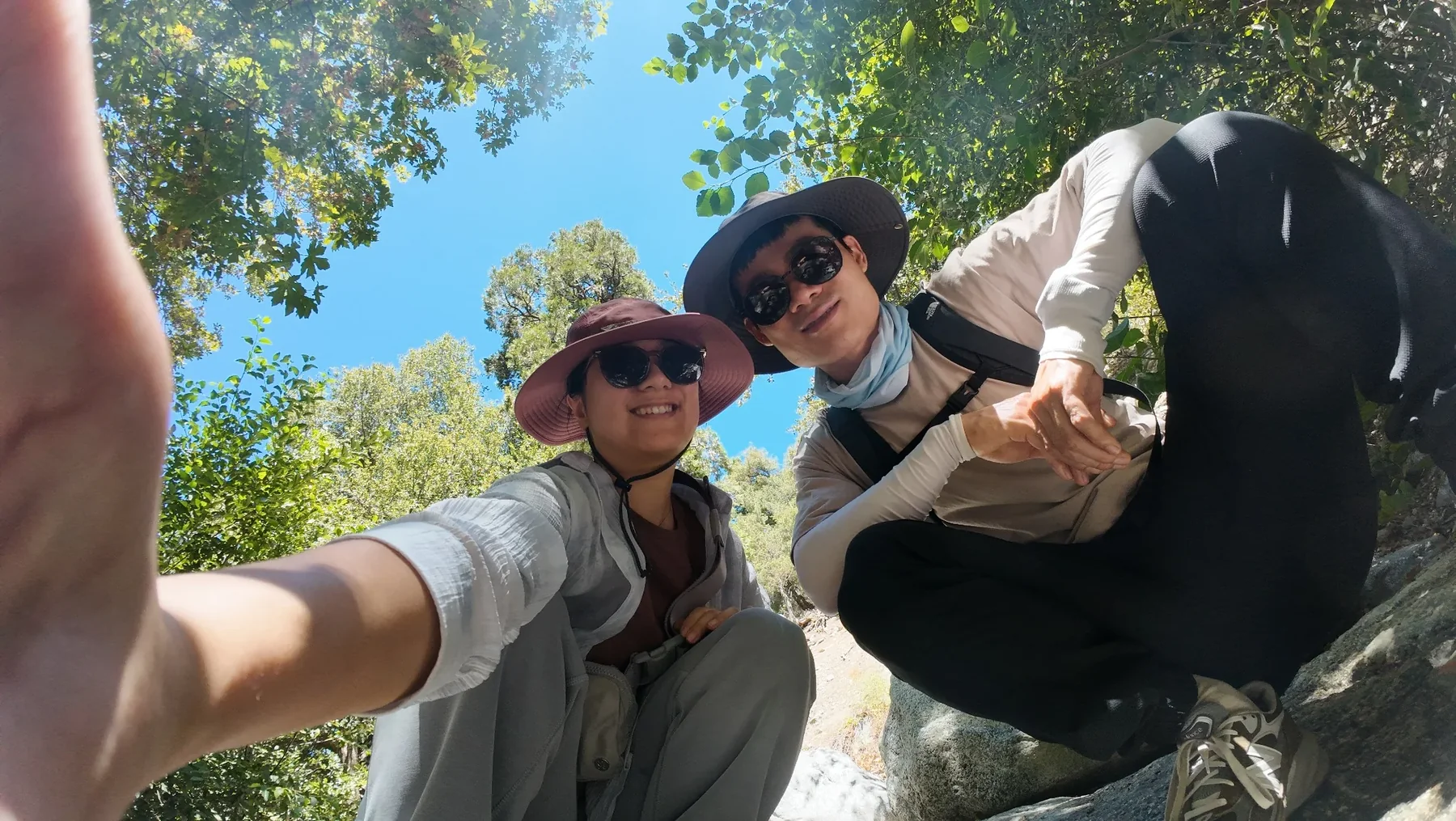 Erge and Long hiking together